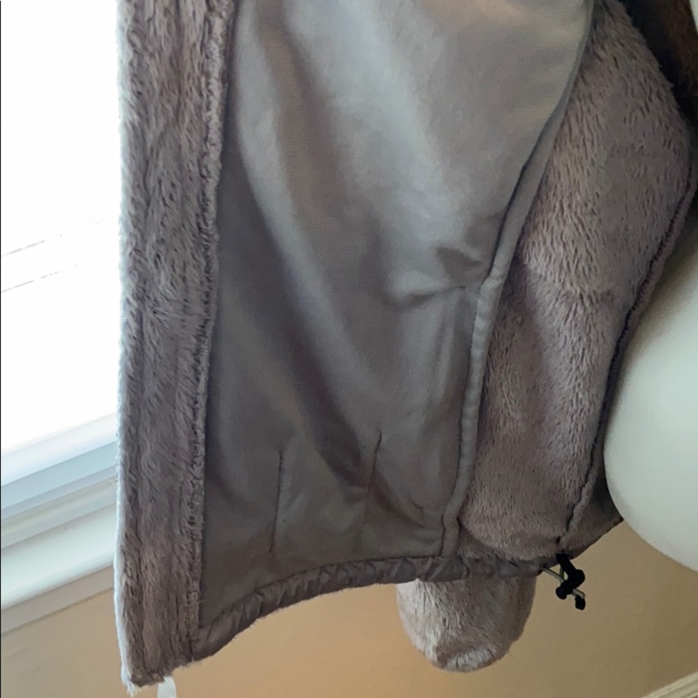 Woman’s jacket - Picture 3 of 3